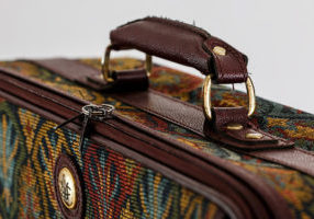 suitcase-468445_1920